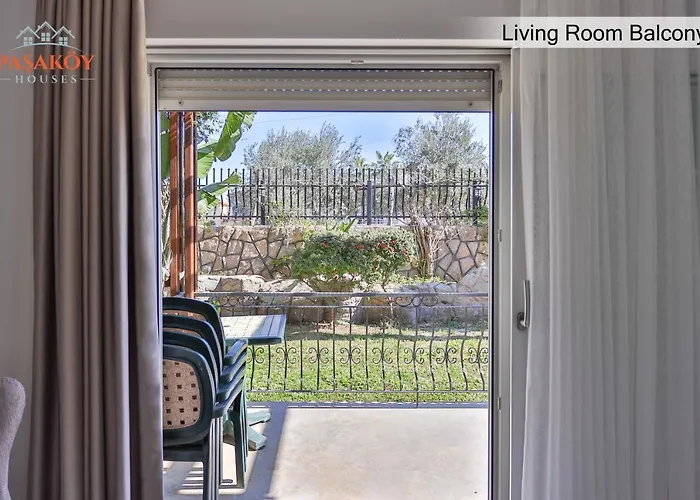 Pasakoey Pensión Side