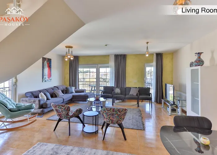 Pensión Pasakoey Side