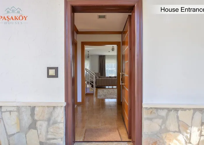 Pasakoey Pensión Side