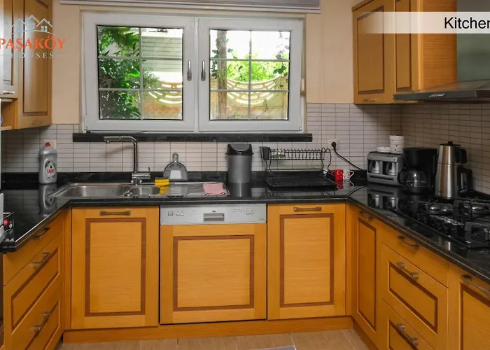 Pensión Pasakoey Side